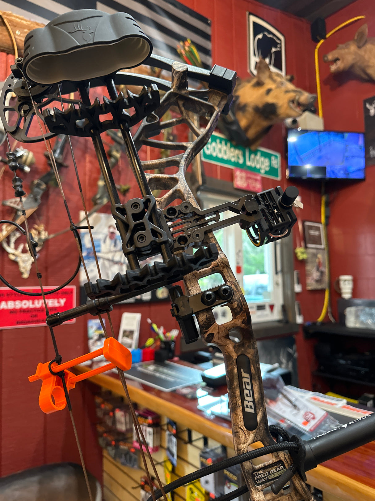 Bear Legit RTH RH Mossy Oak Country DNA