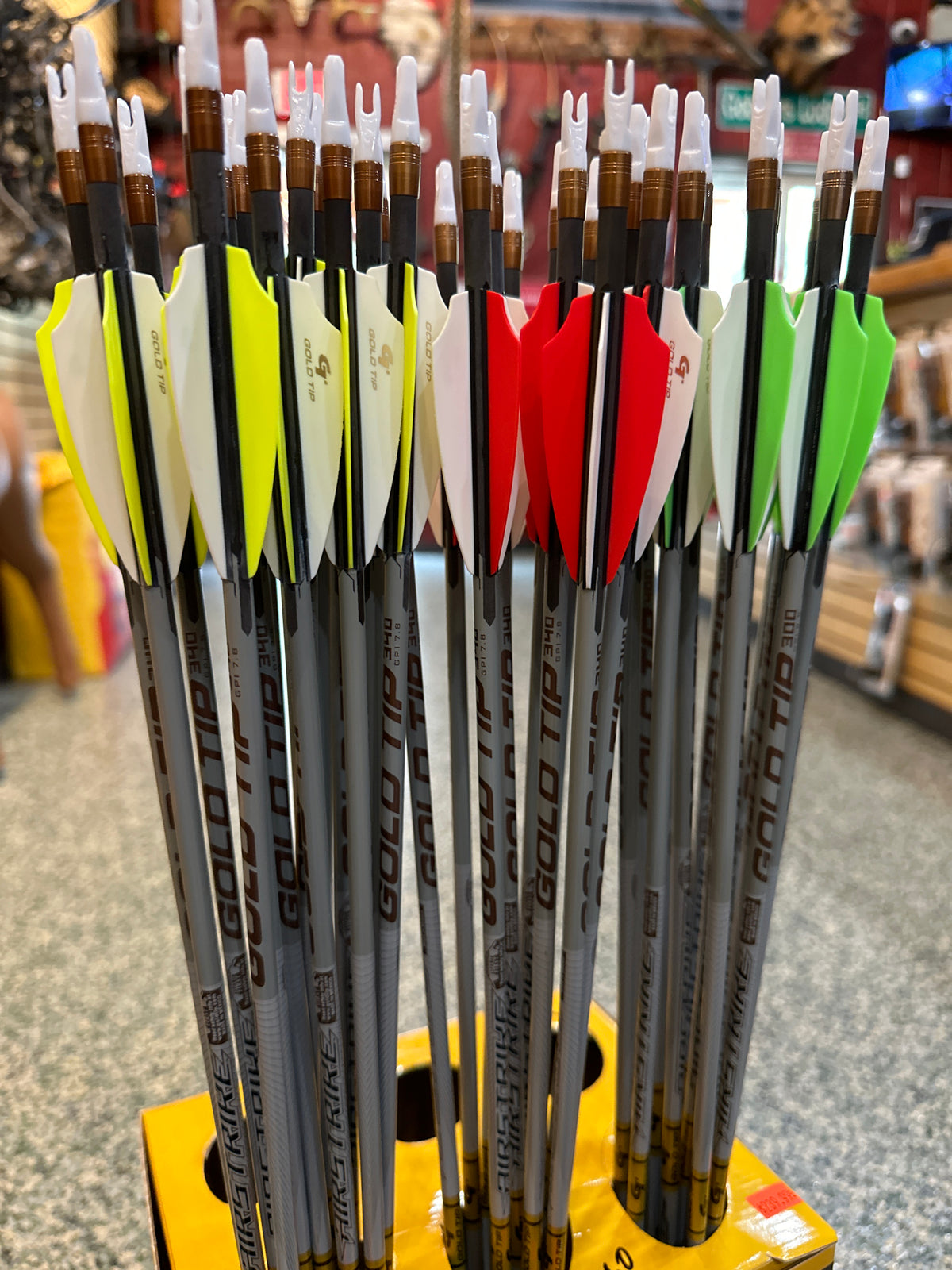 Winged Projectiles Gold Tip Airstrike Carbon Arrows – Hunting Performance – Gobbler's Lodge